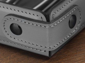 Черные заклепки