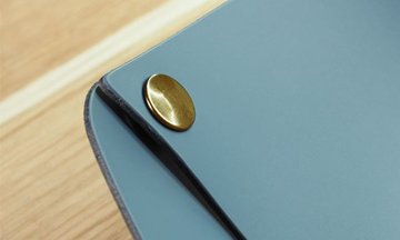 Auksinis užsegimas spaustukais